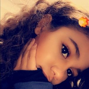 Meet your Posher, Ella